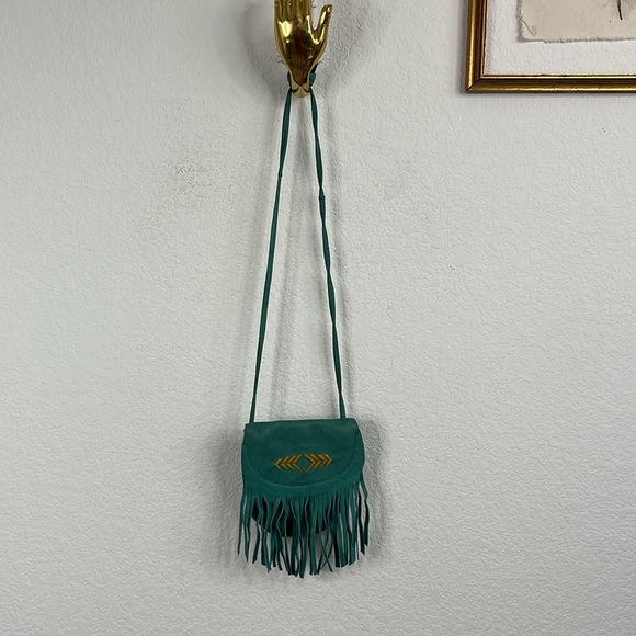 Free People X Cut and paste Los Angeles Embroidered Fringe Crossbody Leather - Picture 3 of 11